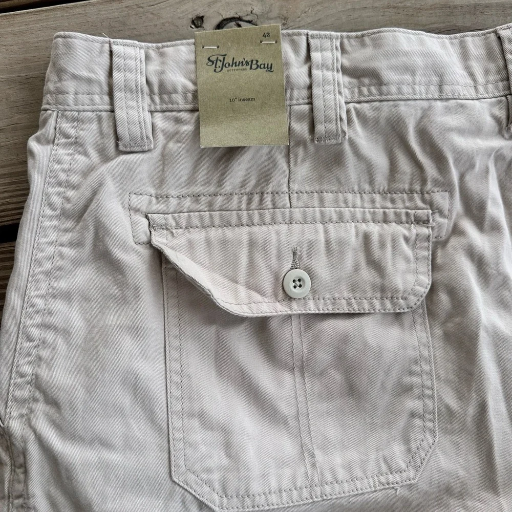 St. John's Bay Cargo Shorts Gray and Tan size 42
